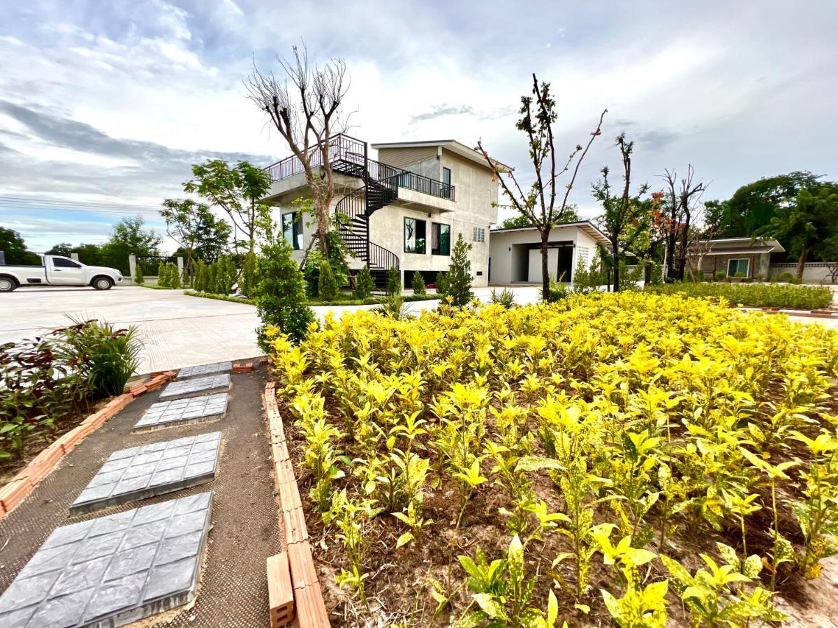 Farm View Resort @Uthai Thani ฟาร์มวิว รีสอร์ท อุทัยธานี Nong Khayang Esterno foto