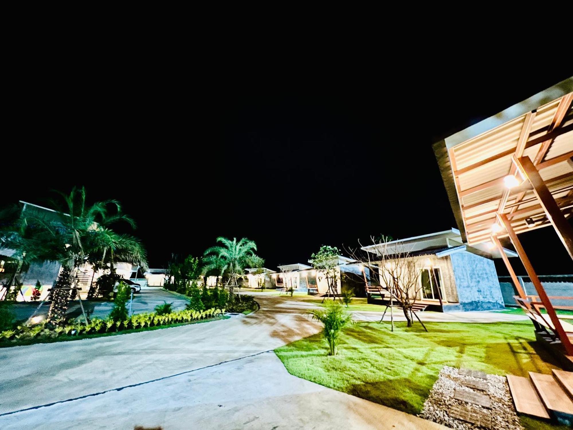 Farm View Resort @Uthai Thani ฟาร์มวิว รีสอร์ท อุทัยธานี Nong Khayang Esterno foto